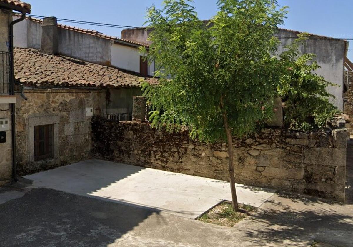 La casa de pueblo en Salamanca que se vende con gran patio y dos inconvenientes