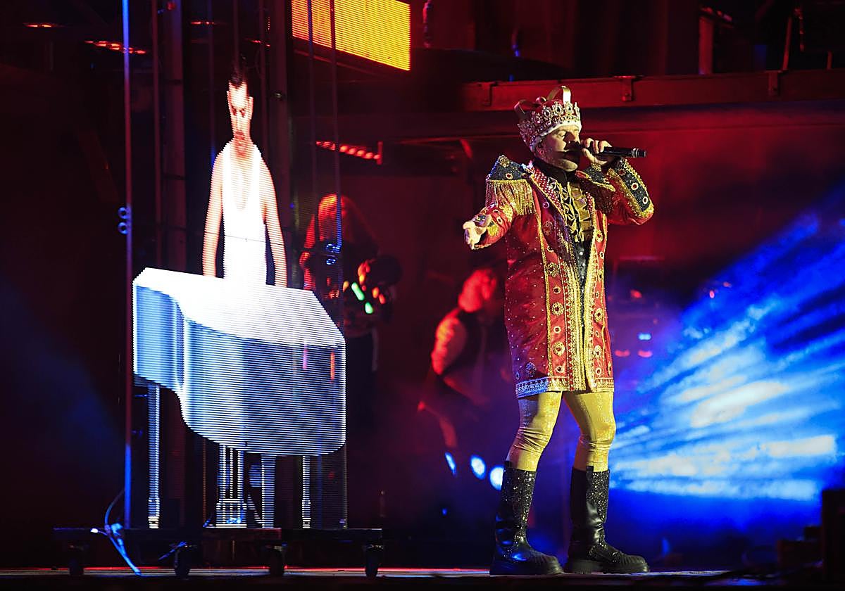 Castellanos de Villiquera. Actuación de la orquesta Panorama