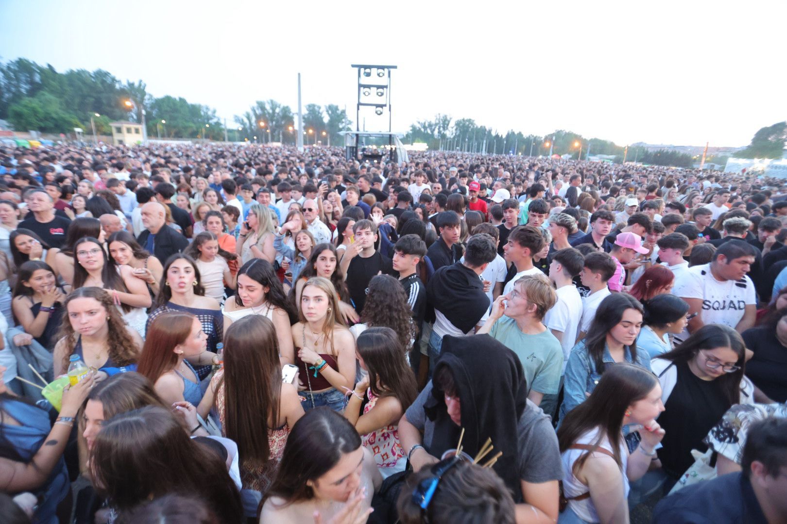 El ambiente de Panorama en Salamanca: colas, chiringuitos a tope y ganas de fiesta