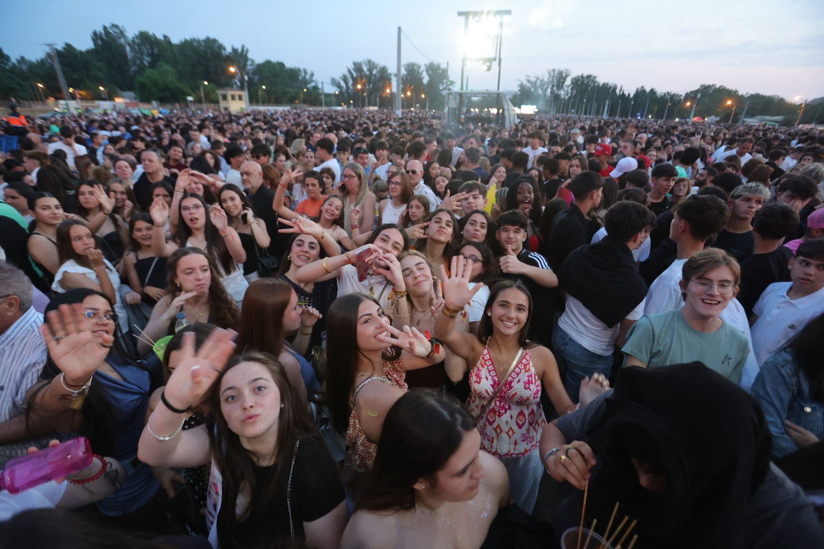 El ambiente de Panorama en Salamanca: colas, chiringuitos a tope y ganas de fiesta