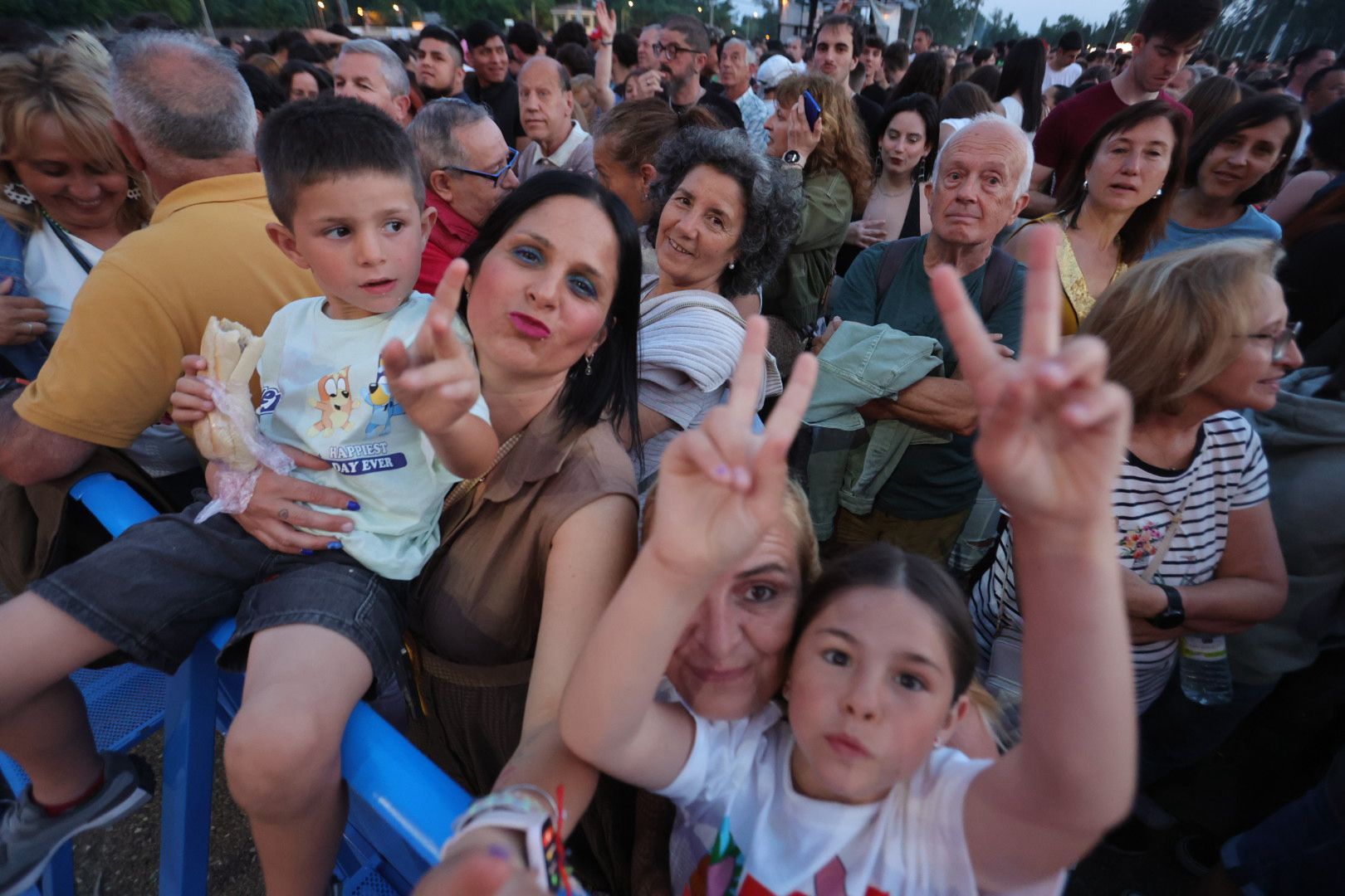 El ambiente de Panorama en Salamanca: colas, chiringuitos a tope y ganas de fiesta