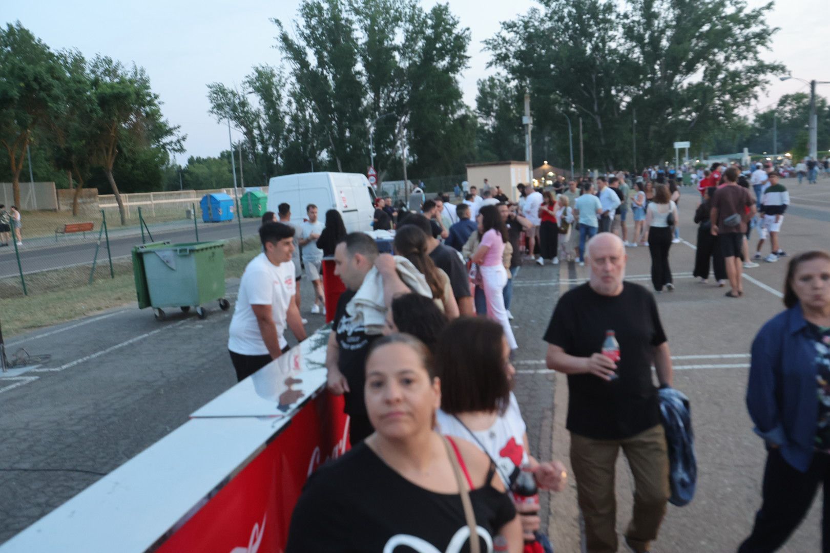 El ambiente de Panorama en Salamanca: colas, chiringuitos a tope y ganas de fiesta