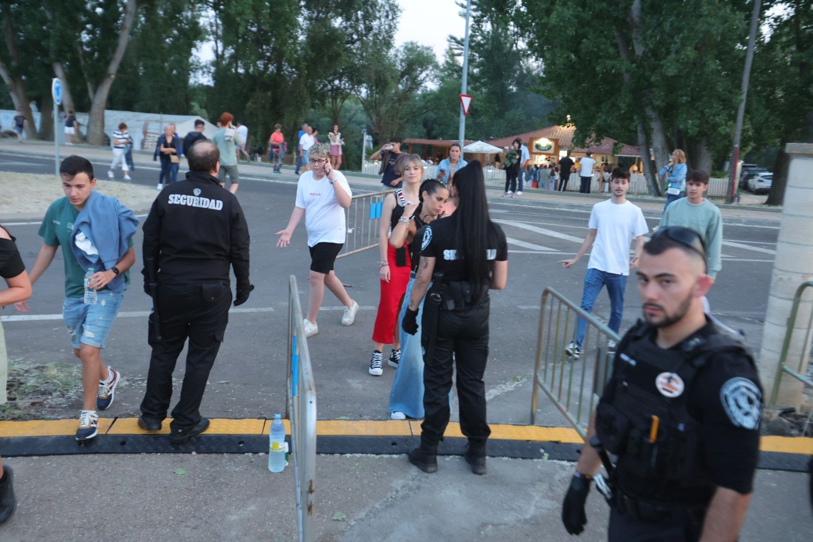 El ambiente de Panorama en Salamanca: colas, chiringuitos a tope y ganas de fiesta
