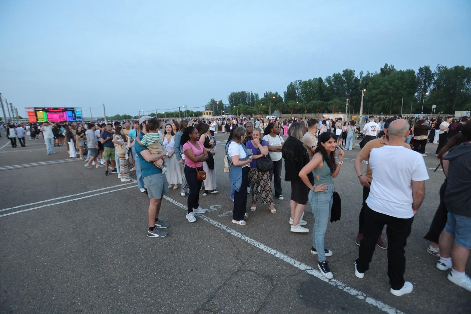 El ambiente de Panorama en Salamanca: colas, chiringuitos a tope y ganas de fiesta