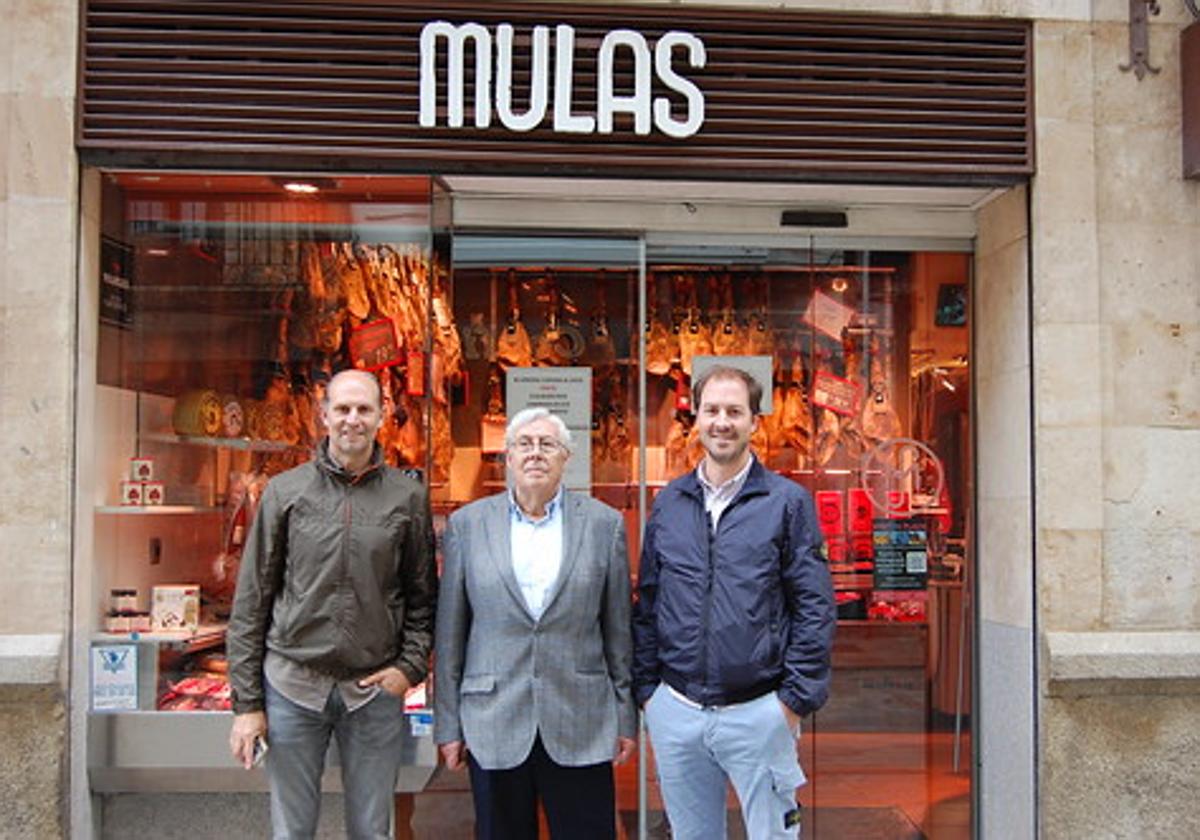 Ignacio Mulas, junto con su familia, está al frente de Cárnicas Mulas.