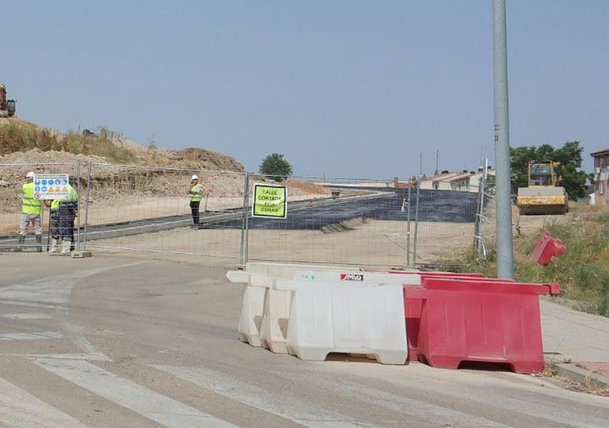 Las obras cambian de barrio en Salamanca: el que estrena viaducto y el que espera el derribo del suyo