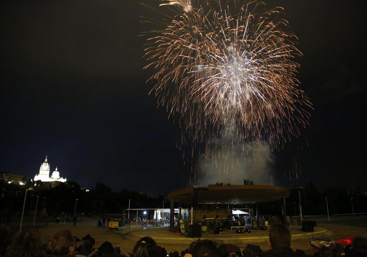 Horario de los fuegos artificiales en Salamanca y programa del 13 de junio