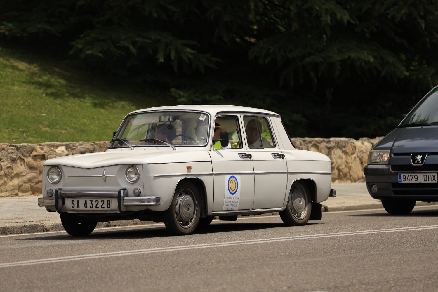Los coches clásicos no fallan a su cita en las Fiestas de San Juan de Sahagún