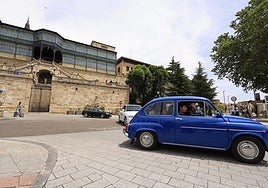 Los coches clásicos no fallan a su cita en las Fiestas de San Juan de Sahagún