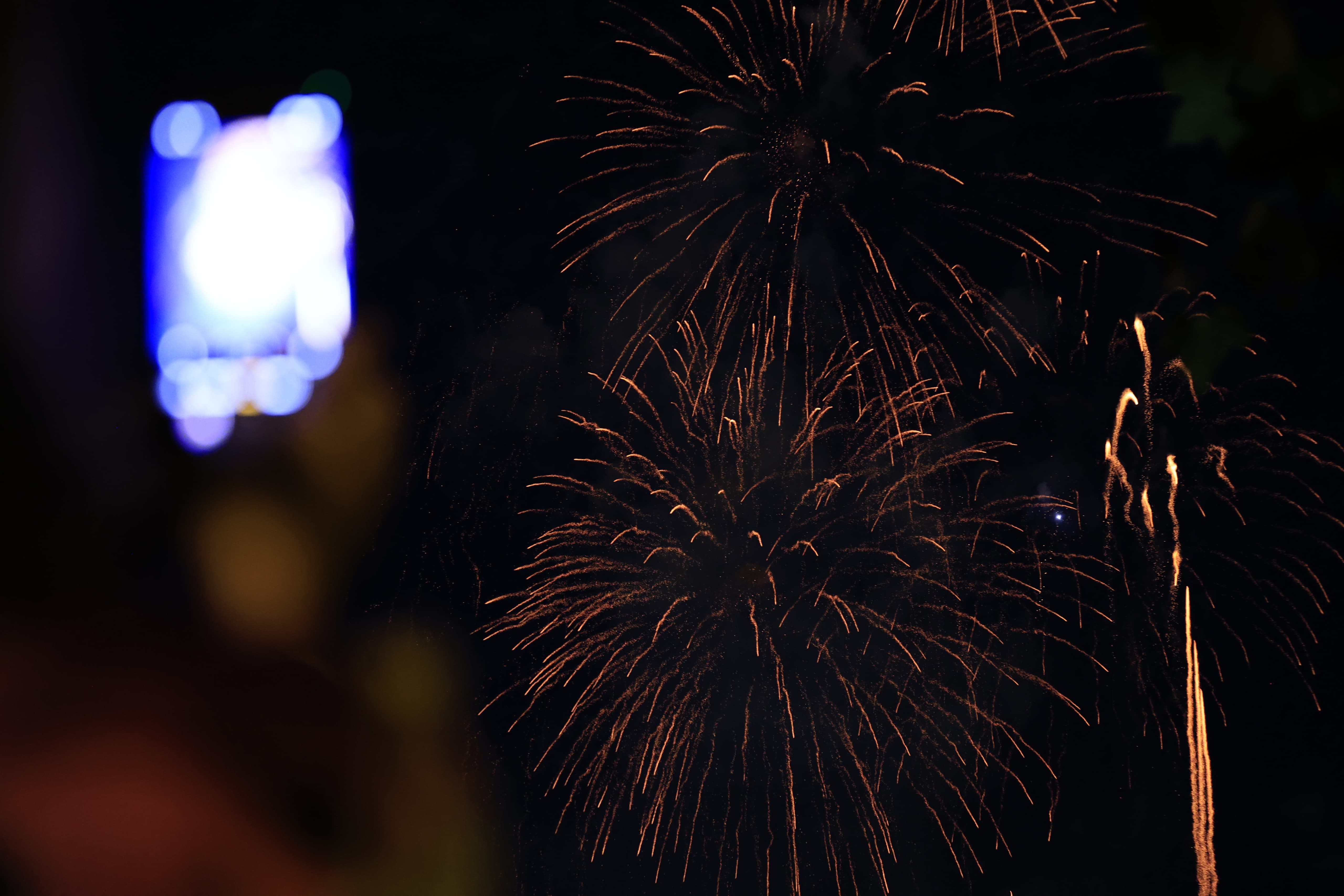 Un estallido de fuegos artificiales cierra San Juan de Sahagún en una noche mágica en Salamanca