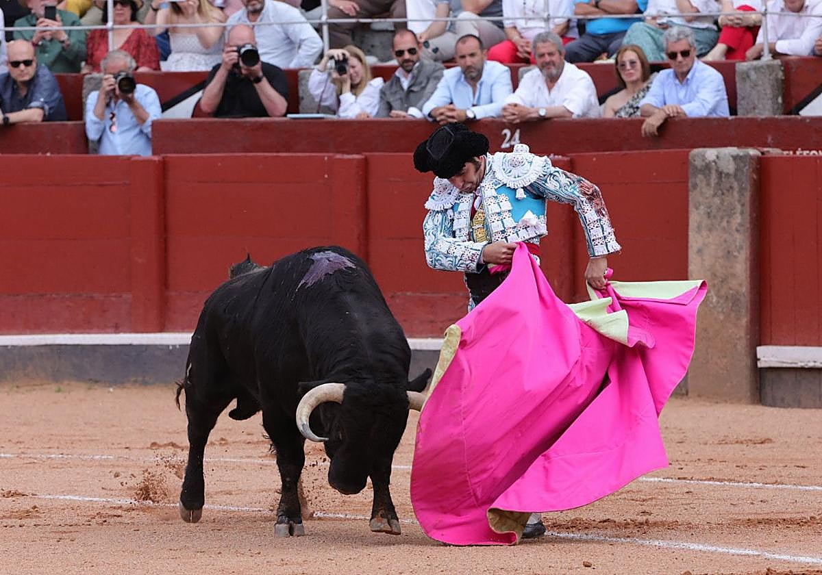 Morante de la Puebla, durante la faena del pasado sábado 14 de junio en Salamanca.