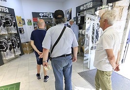 Unionistas suma 300 renovaciones irreductibles el primer día de campaña