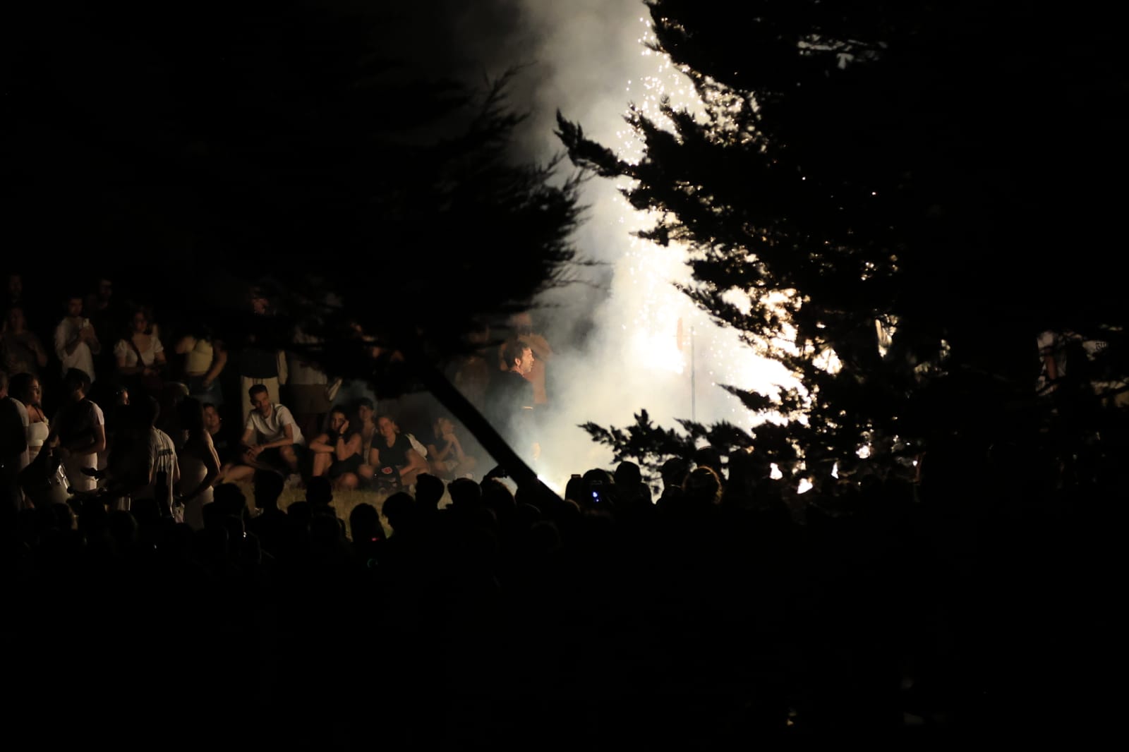 Los barcos de fuego iluminan la segunda jornada del Fácyl en Salamanca