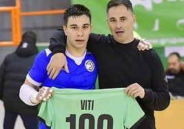 Viti, a la izquierda, junto a Juanlu, en su etapa en el CD Salamanca FS.