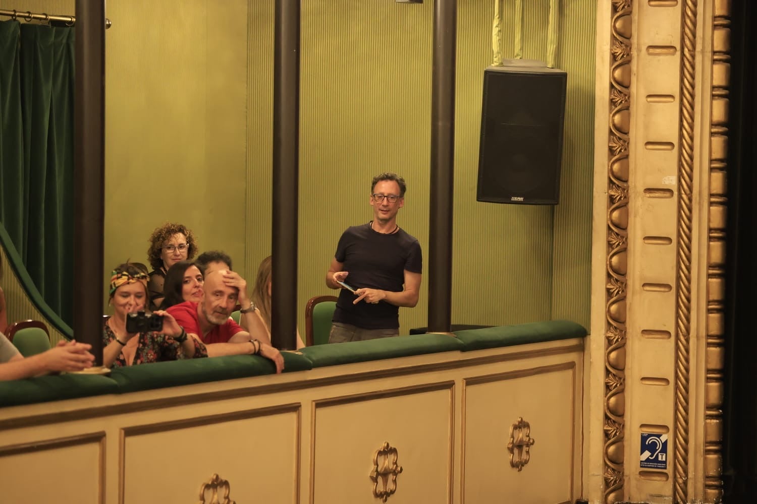 Ítaca revoluciona la Plaza Mayor en una nueva jornada del XX Fácyl en Salamanca con música, teatro, humor y espectáculos