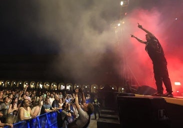 Itaca revoluciona la Plaza Mayor en una nueva jornada del Fácyl con música, teatro, humor y espectáculos