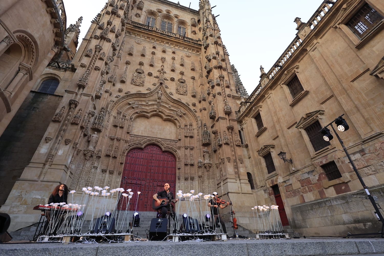 Teatro interactivo y Carlos Escobedo cierran el Fàcyl 2025