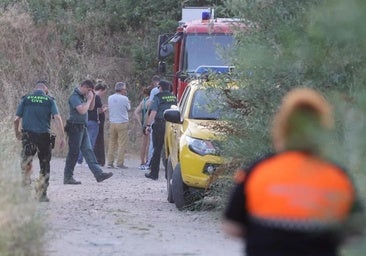 Reducen el caudal de salida del embalse de Santa Teresa para favorecer la búsqueda del menor en el río