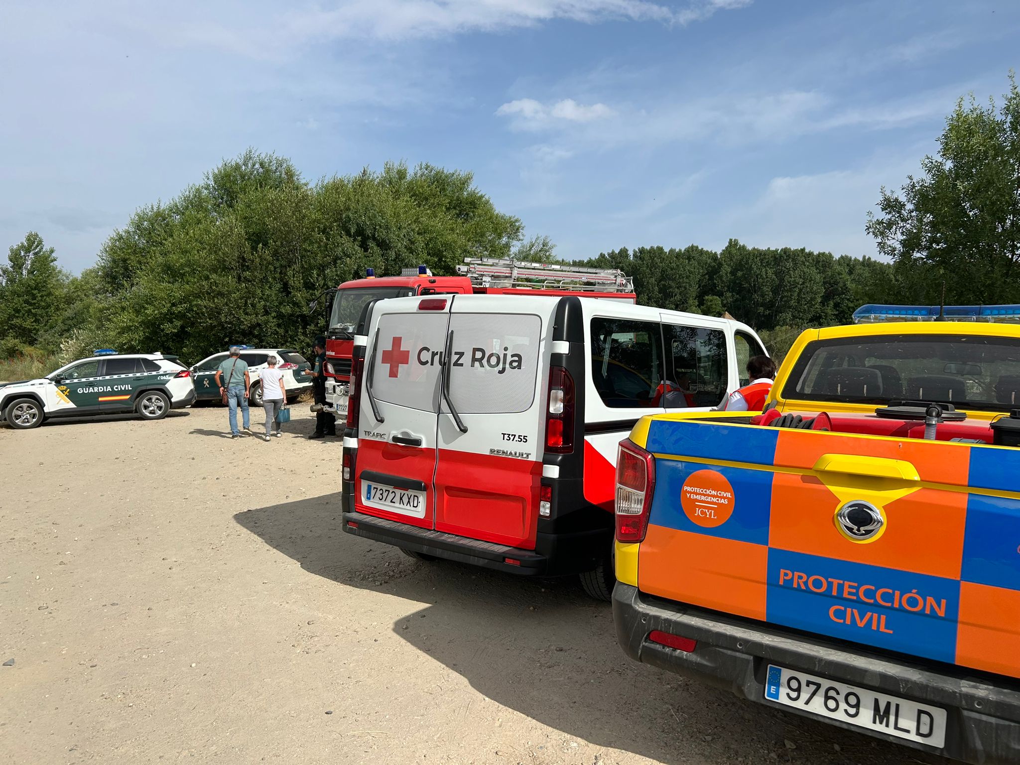El equipo de buceadores de élite busca ya al joven desaparecido en el Tormes