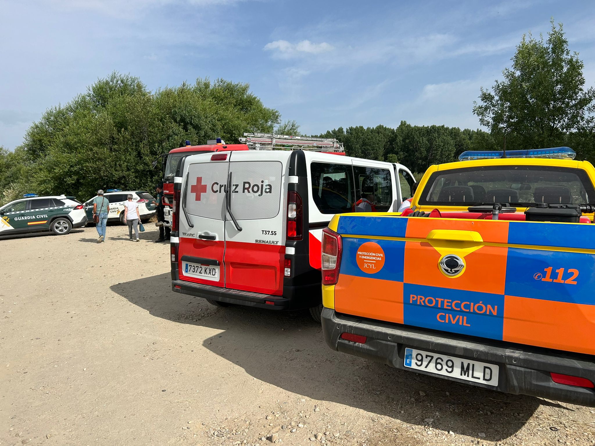 El equipo de buceadores de élite busca ya al joven desaparecido en el Tormes