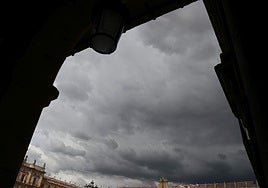 Día de tormenta desde la Plaza Mayor de Salamanca en una imagen de archivo.