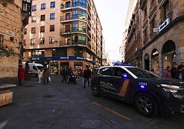 Policía Nacional en la calle Toro