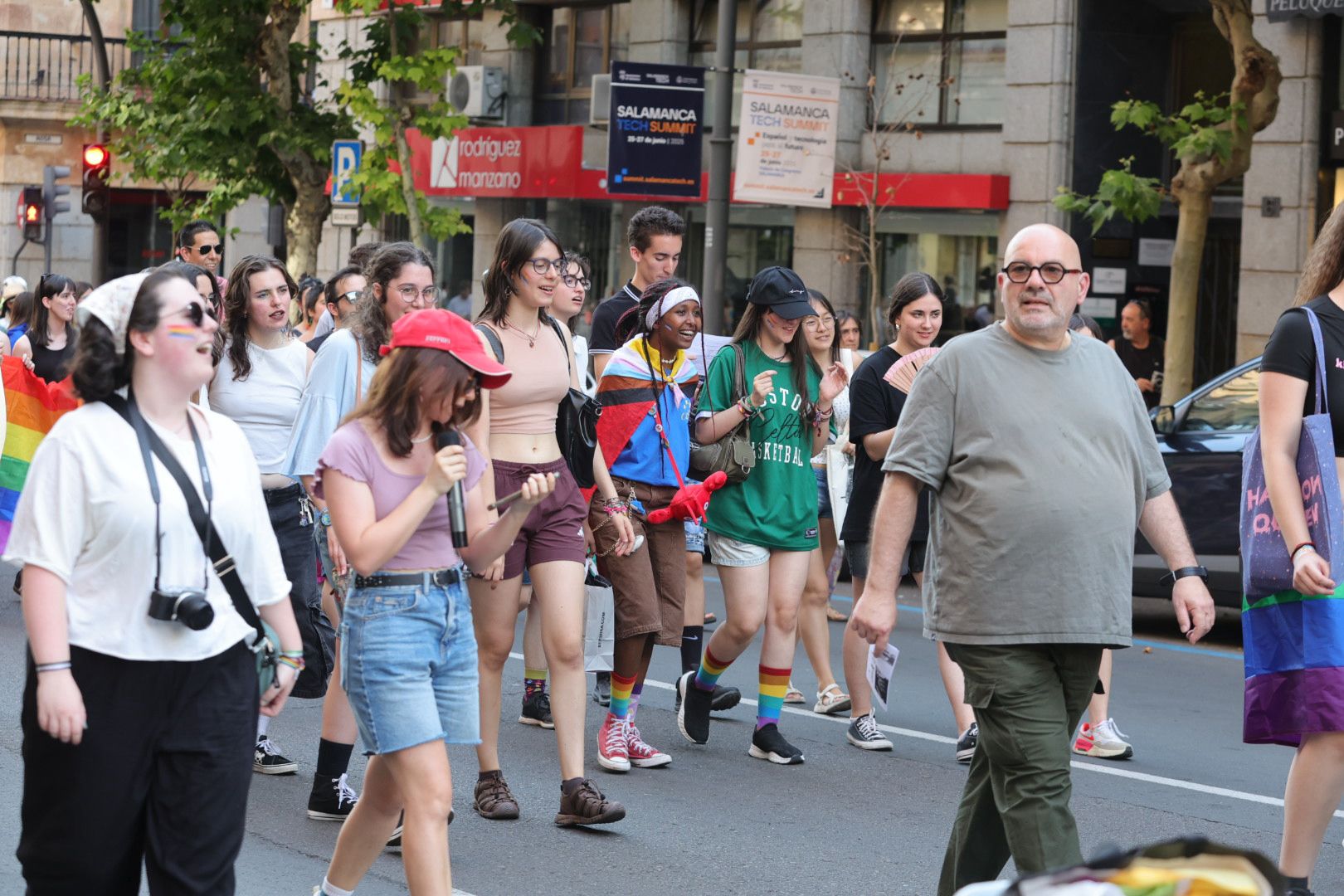 Salamanca marcha por los derechos LGTB+ en una manifestación cargada de reivindicación
