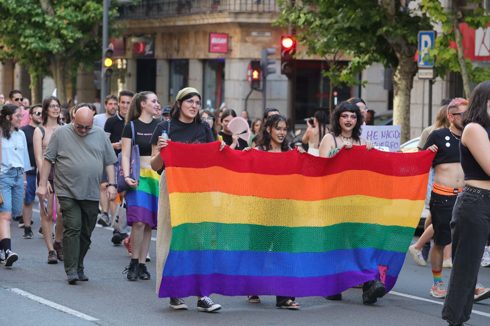 Salamanca marcha por los derechos LGTB+ en una manifestación cargada de reivindicación