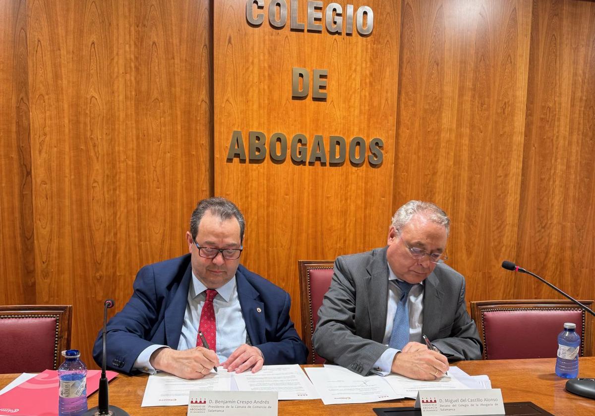 Firma del acuerdo entre la Cámara de Comercio y el Colegio de la Abogacía de Salamanca.
