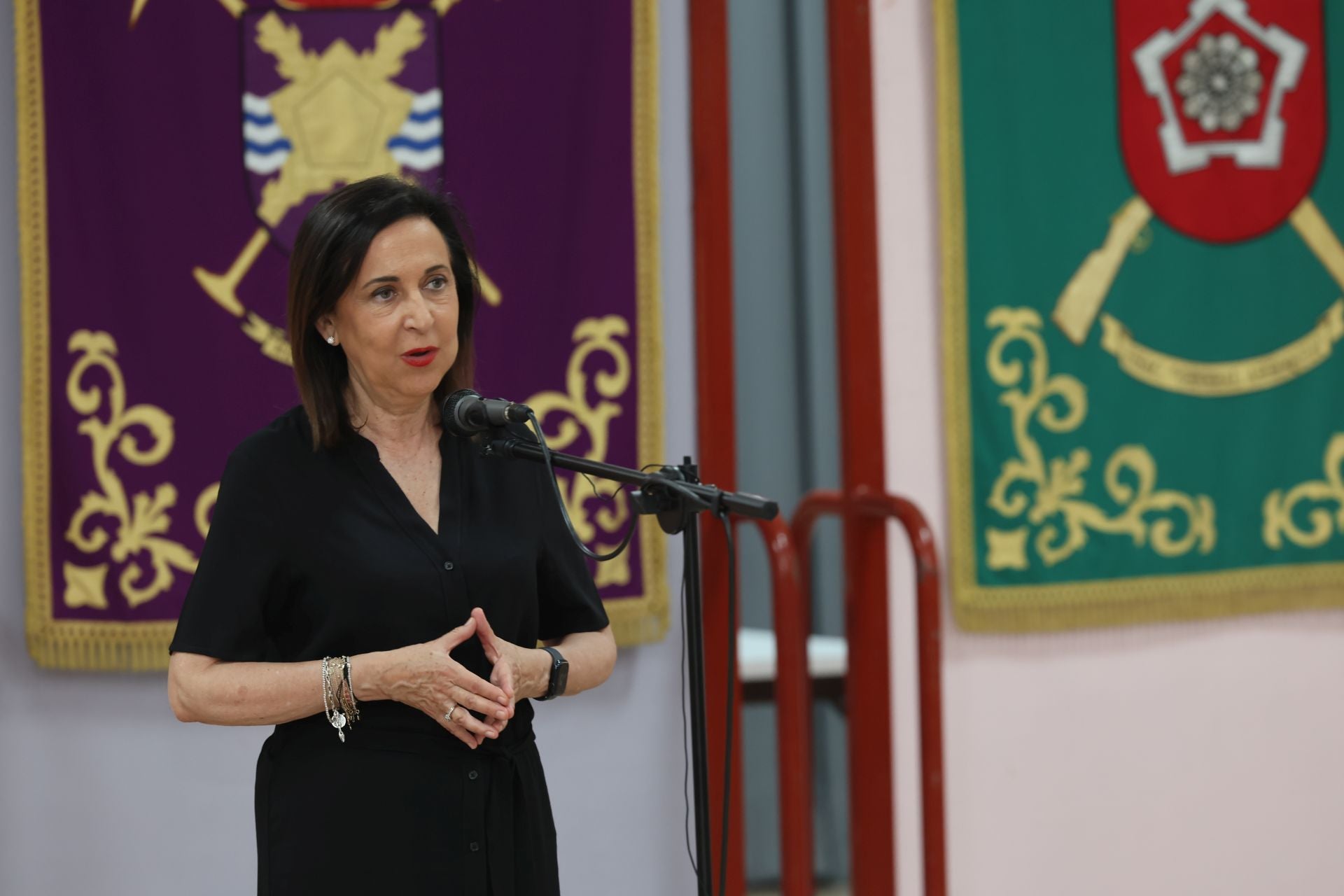 La visita de la ministra de Defensa al REI 11 de Ingenieros de Salamanca, en imágenes