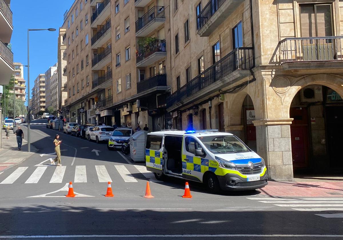Lugar del atropello a un anciano por parte de un autobús en Salamanca.