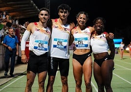 Rodrigo Fito junto a sus compañeros en el Campeonato