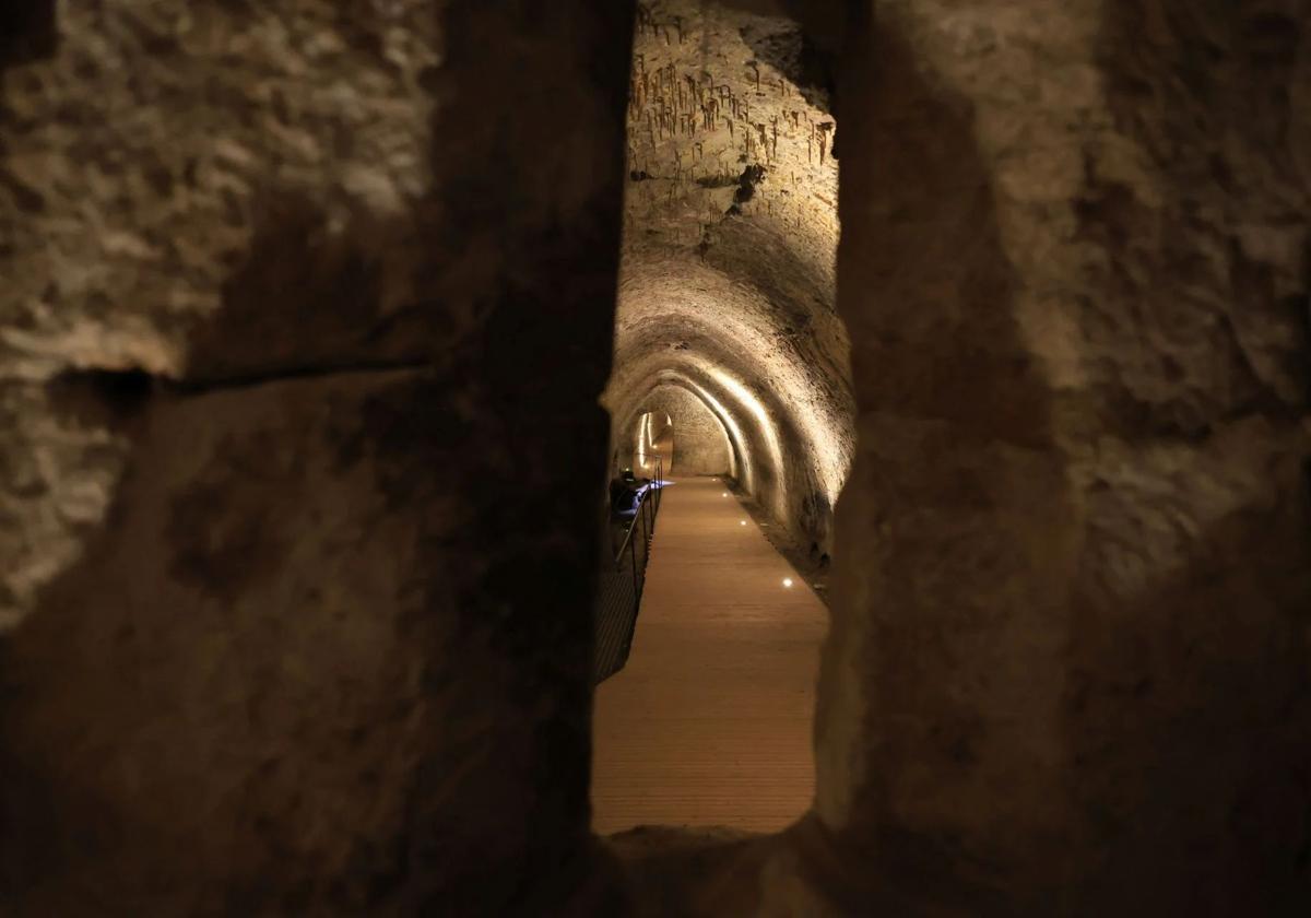 Interior del Pozo de la Nieve.