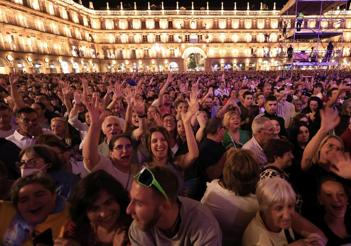 Imagen del concierto de Camela del pasado año en la Plaza Mayor.
