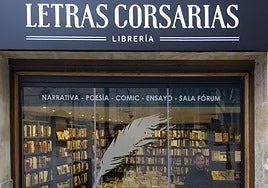 Imagen de archivo de una de las fachadas de la librería Letras Corsarias en Salamanca,