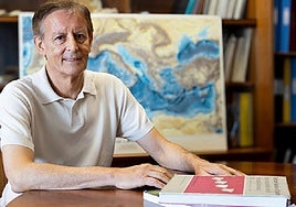 El catedrático del Departamento de Geología de la Universidad de Salamanca, Francisco Javier Sierro.