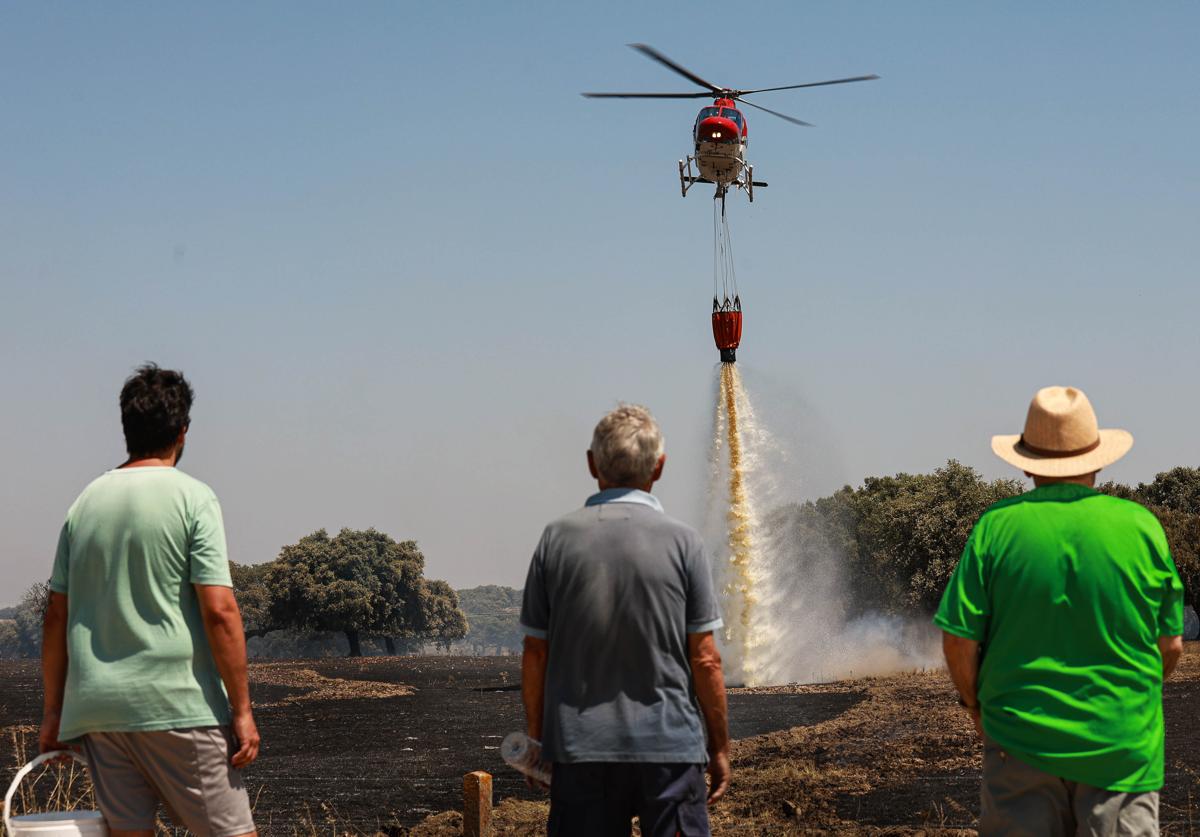 Imagen de archivo de un fuego en Carpio de Azaba.