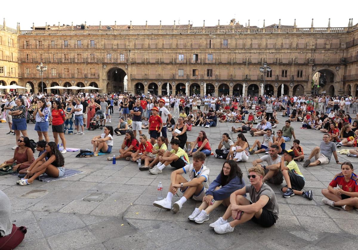 Salamanca vive la final de la Eurocopa de España a la sombra de la Plaza Mayor