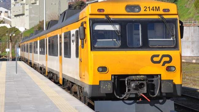 Imagen después - El viejo tren de Portugal que quiere llegar a Salamanca se queda sin locomotoras para el viaje