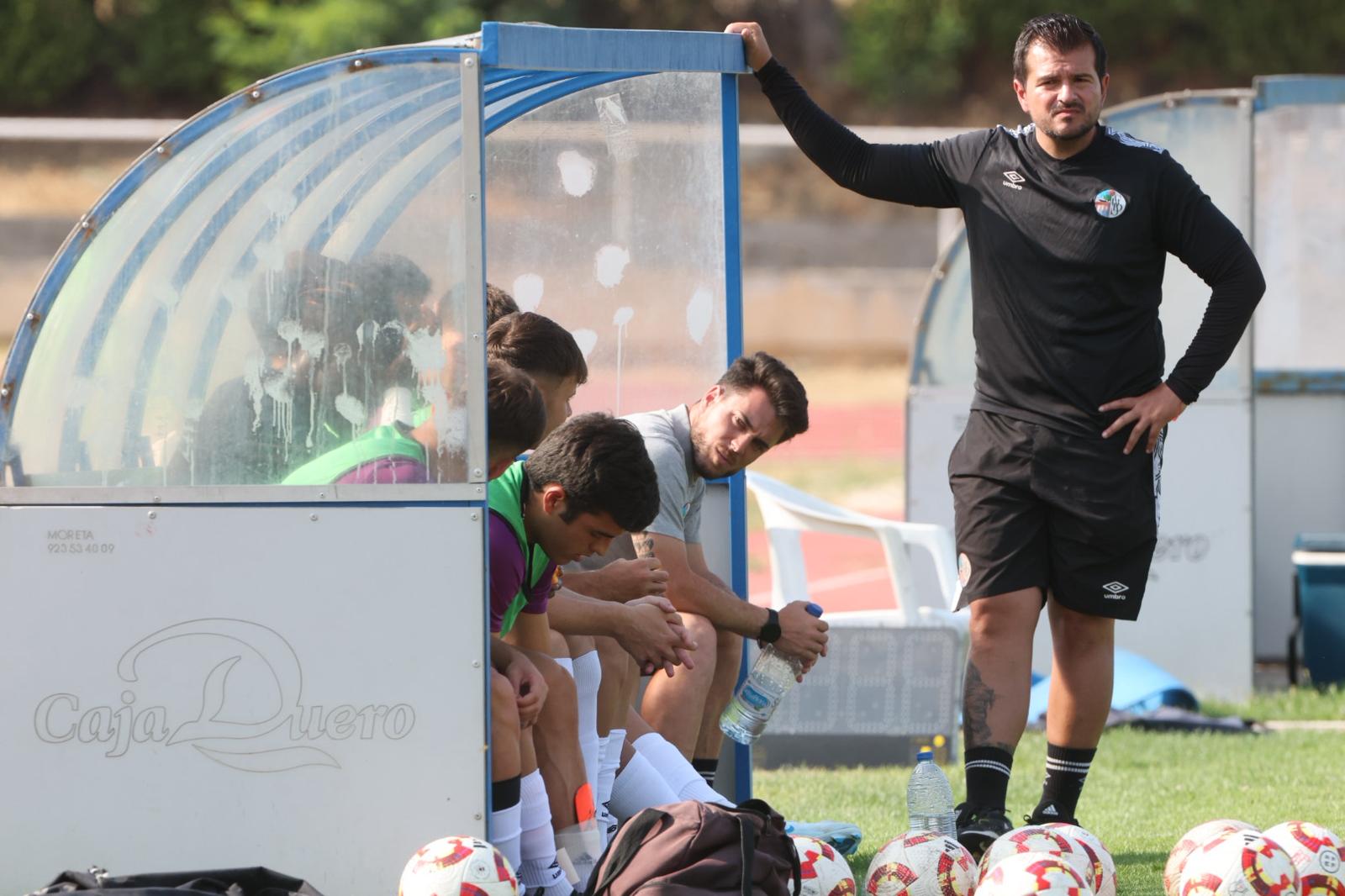 El Salamanca UDS deja escapar la victoria en el último suspiro ante el Guijuelo