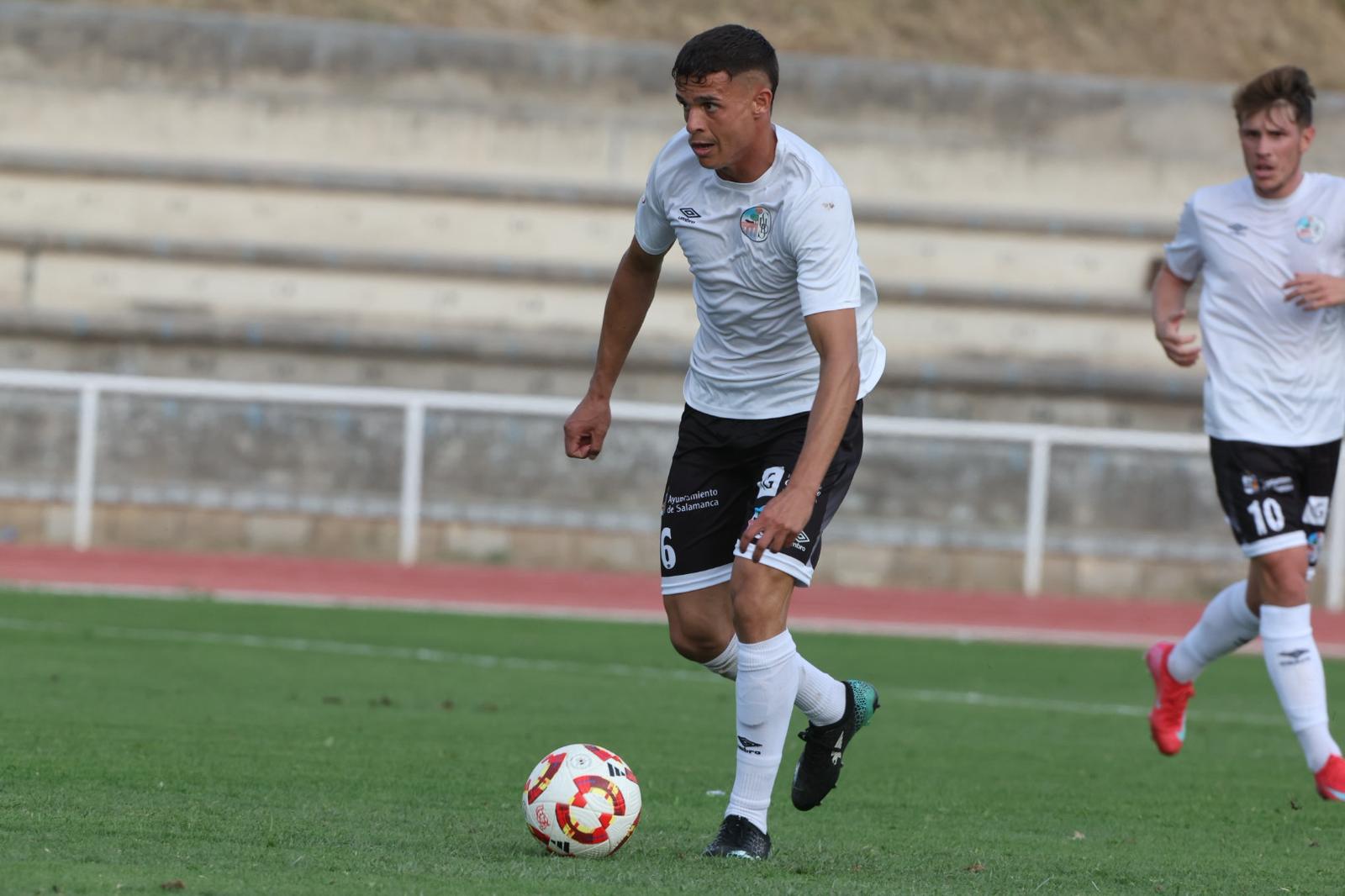 El Salamanca UDS deja escapar la victoria en el último suspiro ante el Guijuelo