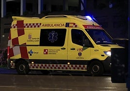 Ambulancia de noche en una imagen de archivo