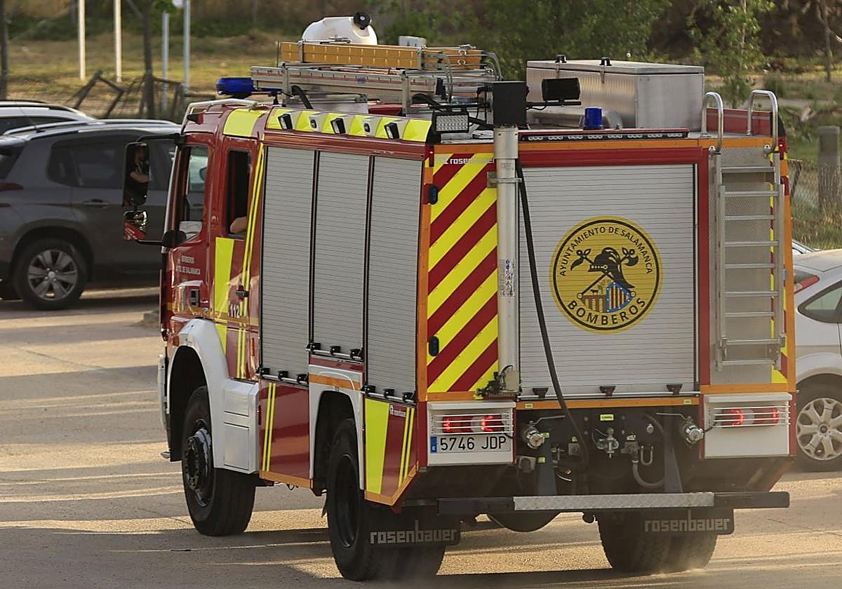 Imagen de archivo de un camión de bomberos en Salamanca.