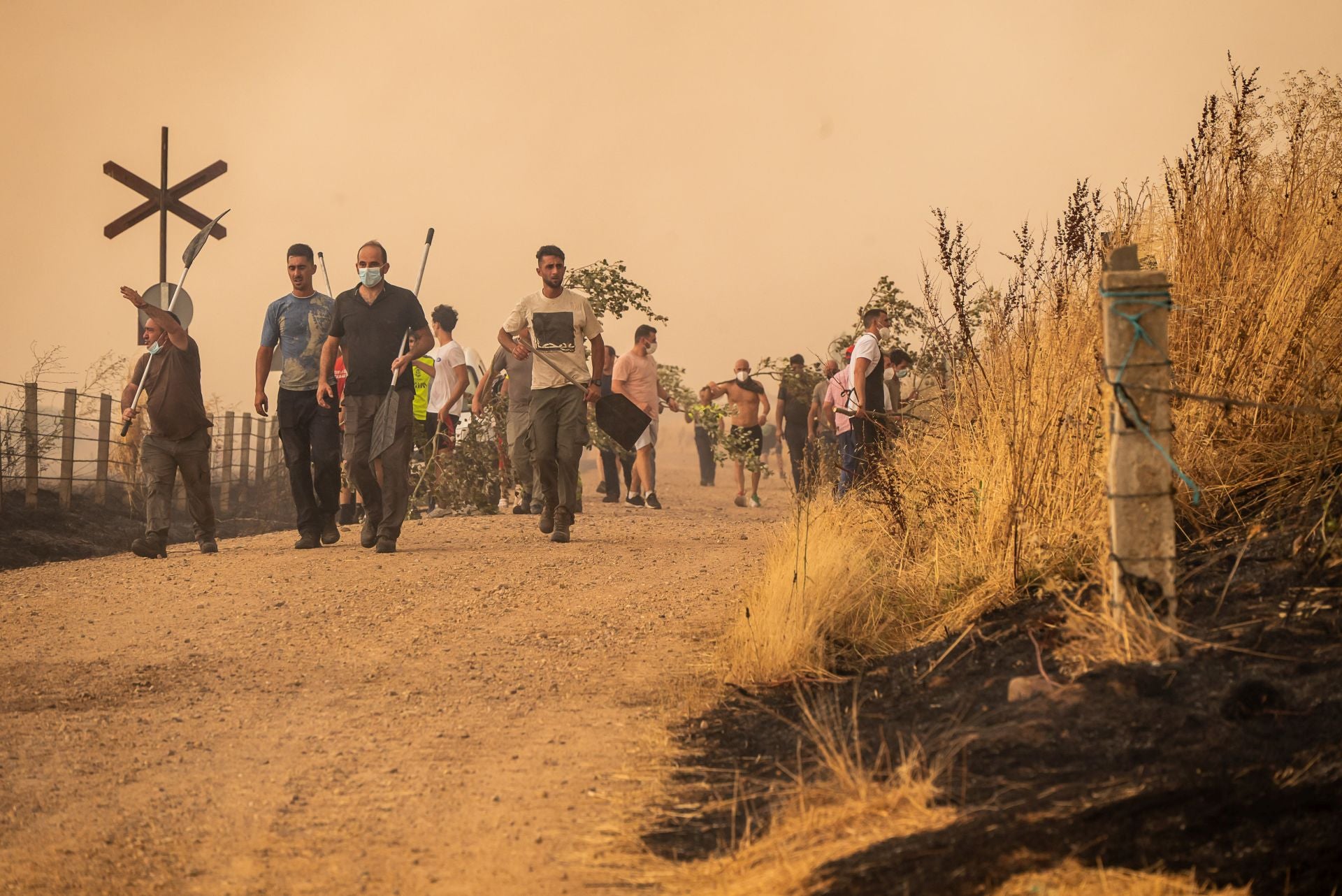 Las dramáticas imágenes del incendio de Martín de Yeltes