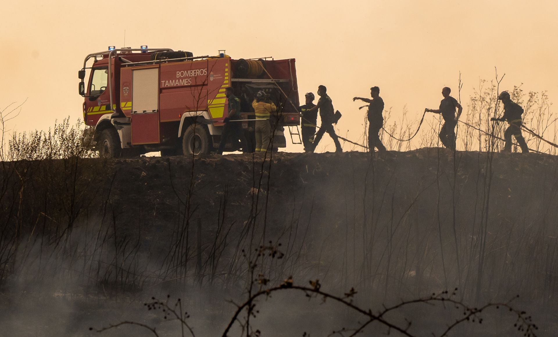 Las dramáticas imágenes del incendio de Martín de Yeltes
