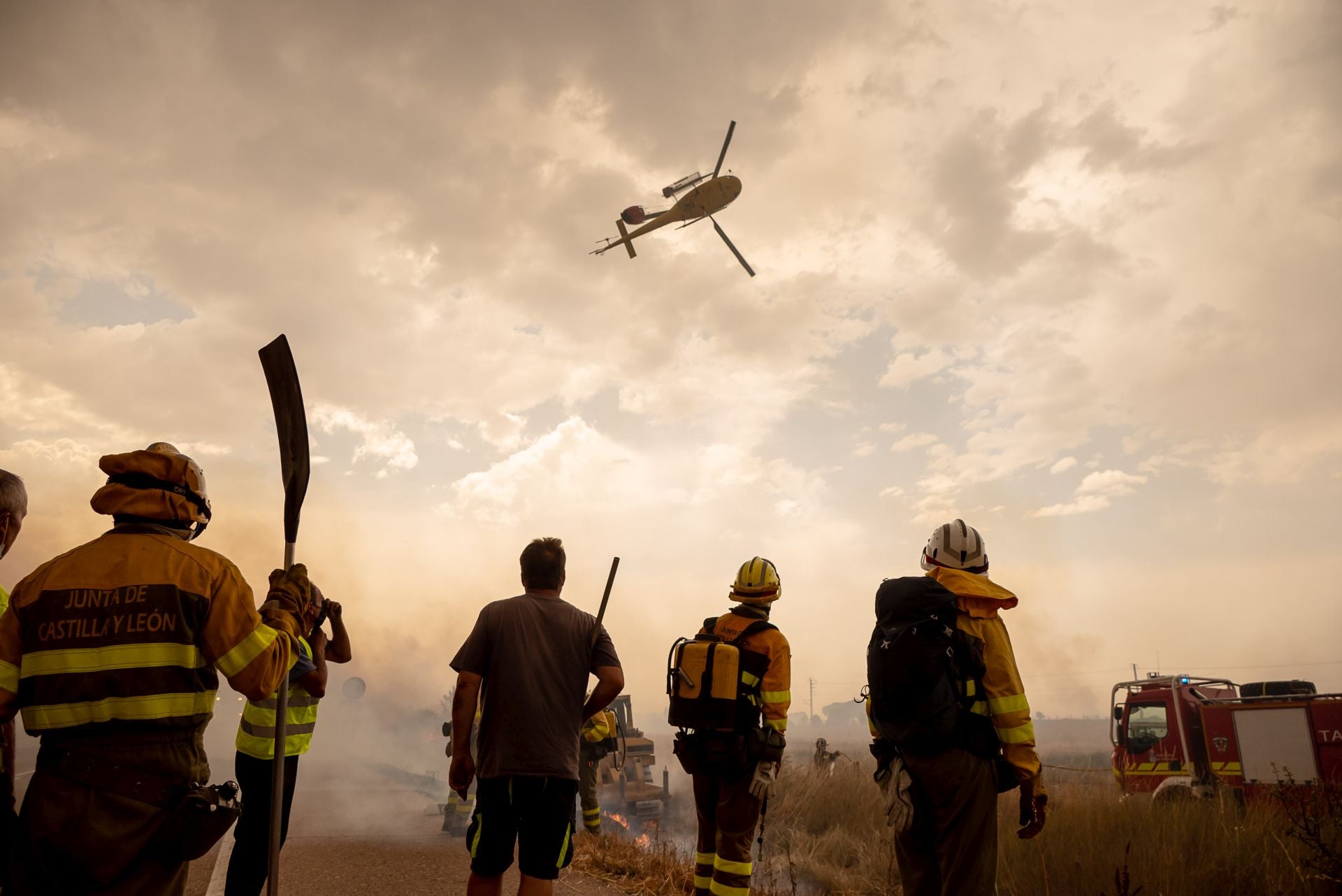 Las dramáticas imágenes del incendio de Martín de Yeltes