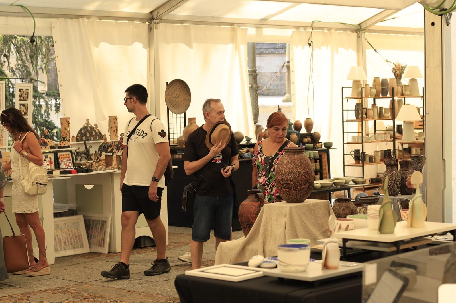 En imagenes, la Feria del Barro de Salamanca
