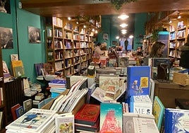 Interior de la librería La Latina en Salamanca.