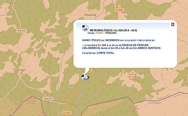 Corte de la carretera cercana a El Payo por el incendio.