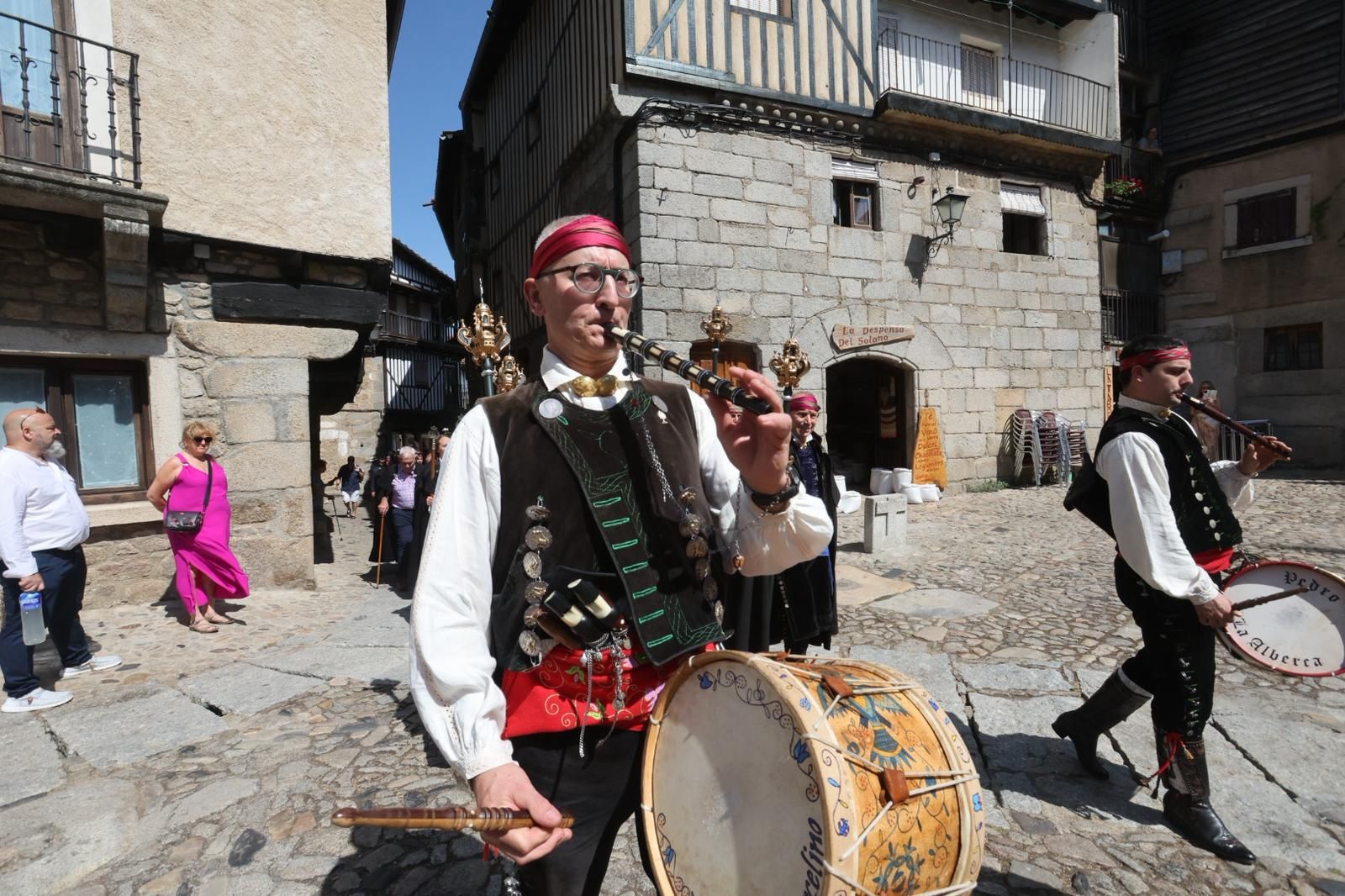 La Alberca &#039;con el corazón dividido entre el fuego y el inicio de las fiestas&#039;
